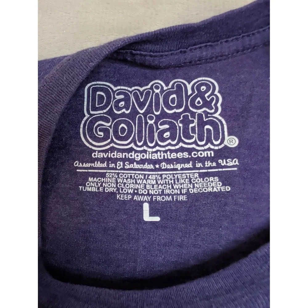 David & Goliath Storm Pros T-Shirt Purple Graphic Tee Mens Large‎